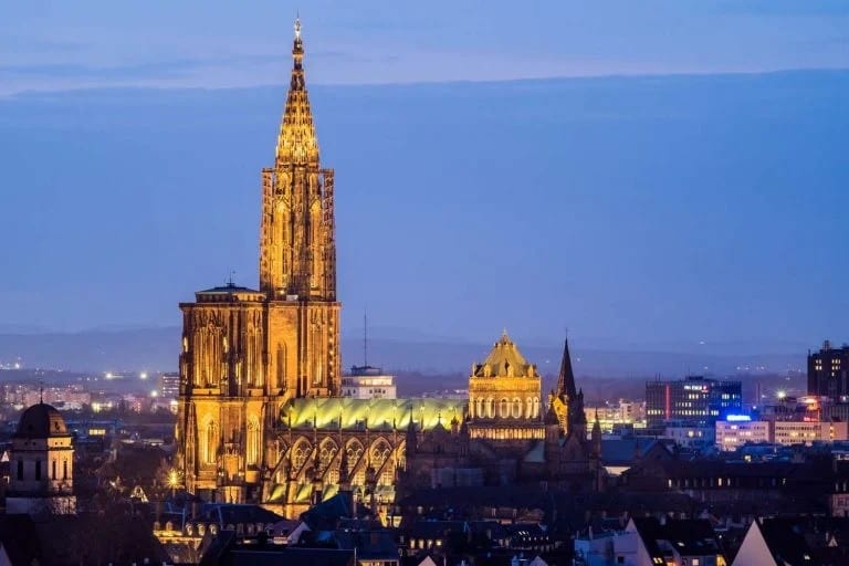 FTC accompagne Strasbourg, dont la cathédrale est un lieu de visite éblouissant